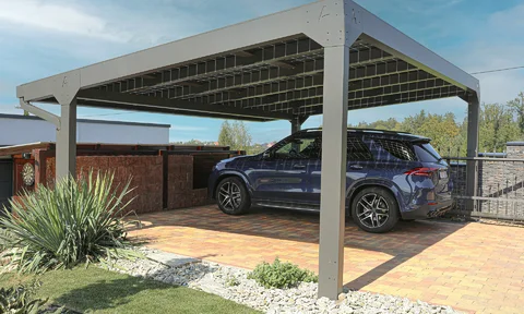 Kombinacija zaštite vozila i proizvodnje solarne energije