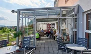 ljetna terasa pokrivena celostaklenim pokrivačem CORSO GLASS