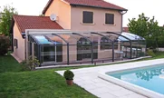 Natkrivena terasa iza kuće sa pokrivačem CORSO Premium