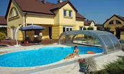 Pokrivanje bazena TROPEA može se primijeniti na bilo koji oblik bazena
