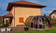 pokrivanje terase sa masažnom kadom uz povezivanje na zid kuće